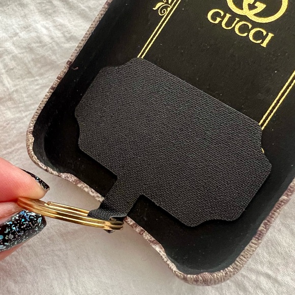 👑✅PRICE FIRM✅Monogram Fashion iPhone Crossbody GG Wallet Case. Like new! - Picture 4 of 14